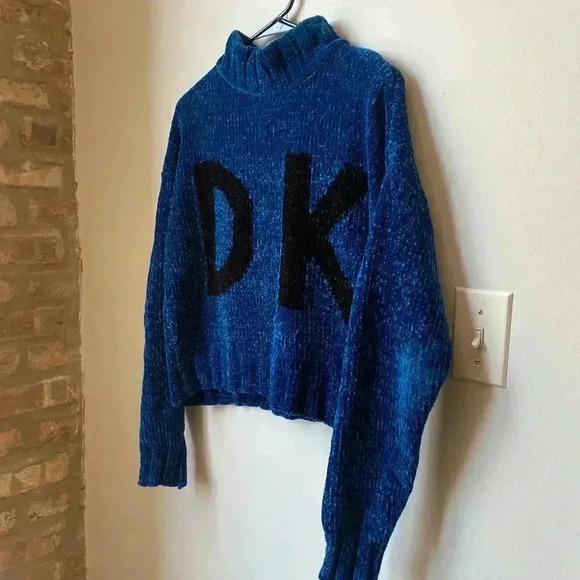 DKNY Chenille Sweater, XS (Fits Like S), Blue & Black, Cozy Christmas - Picture 2 of 12